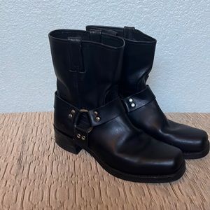 FRYE MENS BOOTS SIZE 10.5